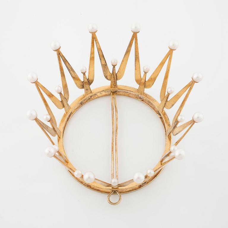 A bridal crown, set with cultured eparls by Ceson, Göteborg, 1971.