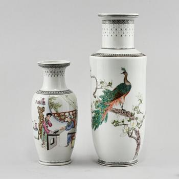 VASER, 2 st, porslin, Kina, 1900-tal.