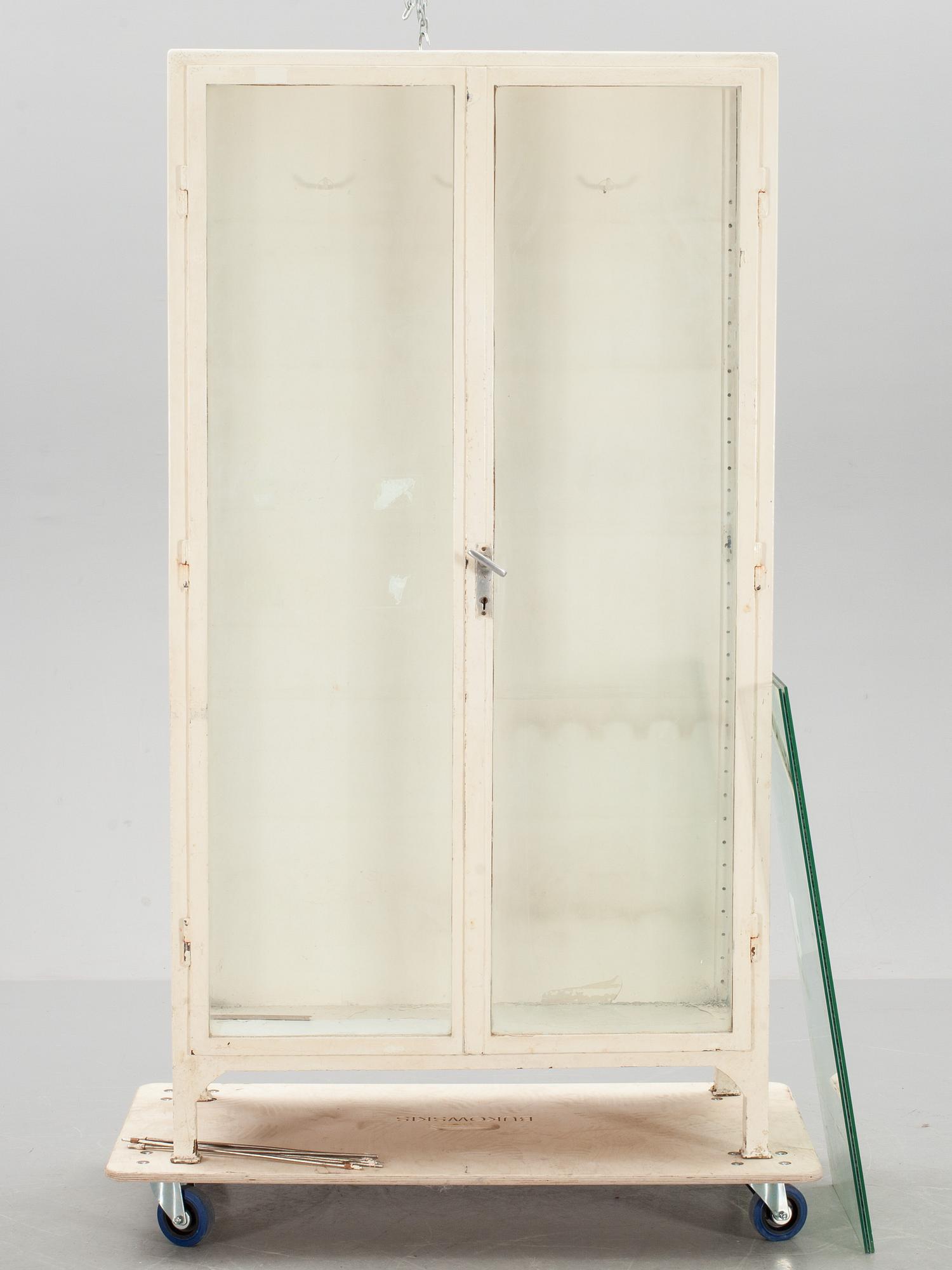 LÄKARSKÅP, 1900-tal.