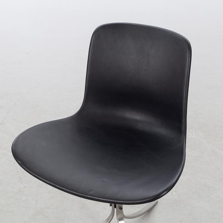 a black leather "PK-9" chair, edition Fritz Hansen Denmark.