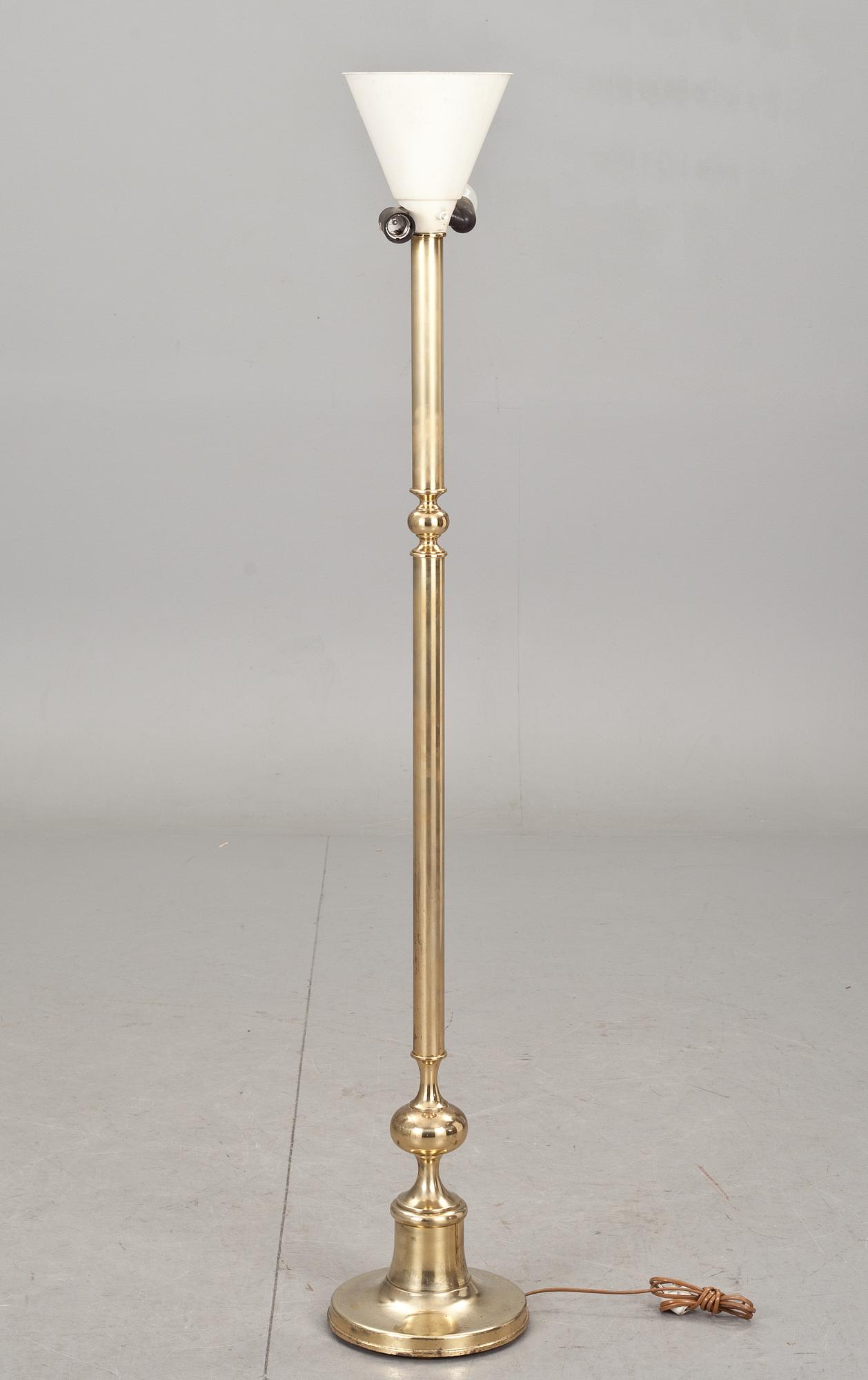 GOLVLAMPA. 1900-tal.