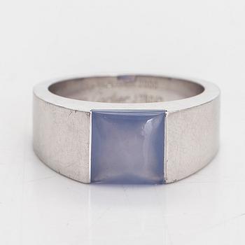 Cartier, "Tank" ring in 18K white gold and moonstone.