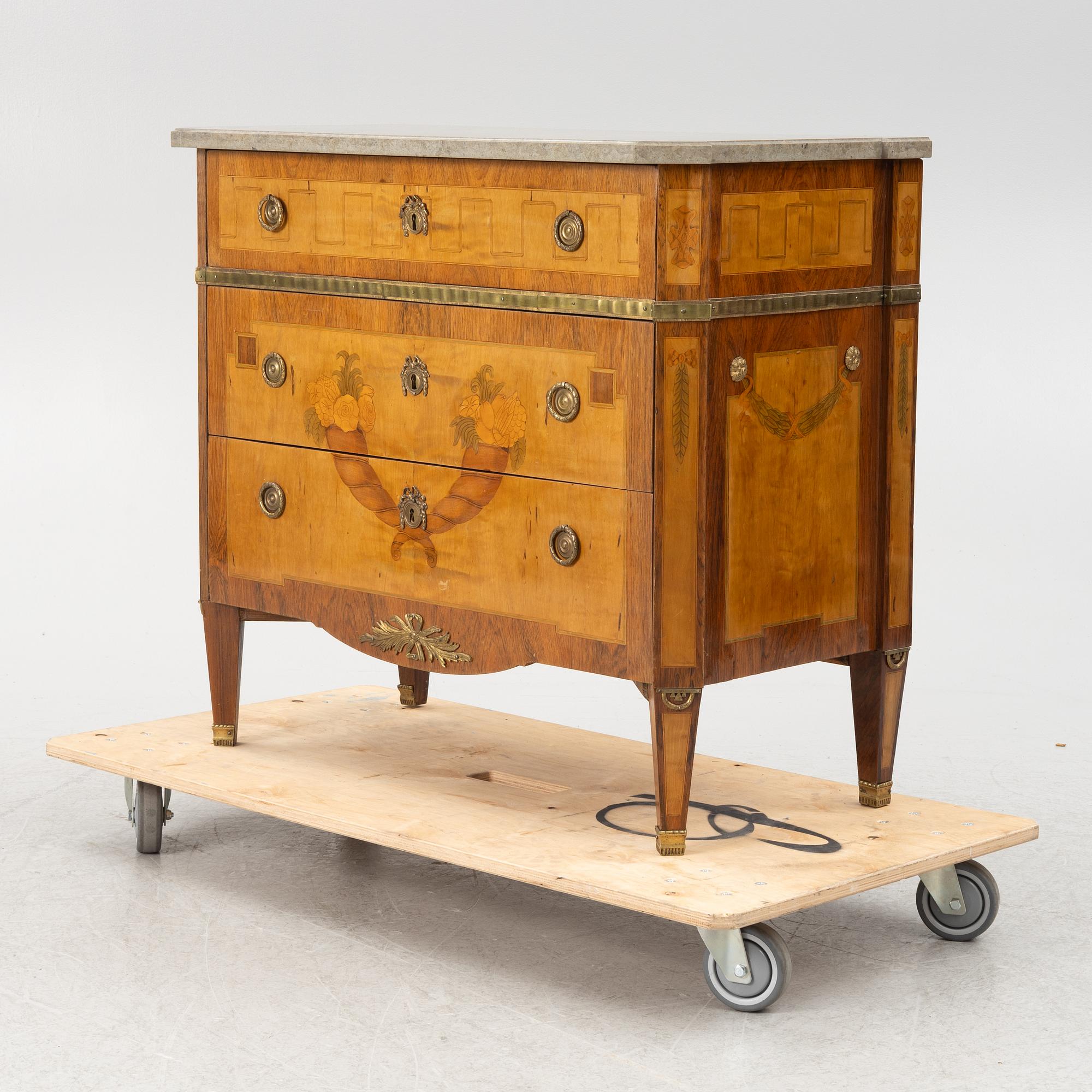 Byrå, gustaviansk stil 1800-tal.