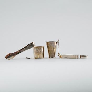 SILVERFÖREMÅL, 7 delar, 1800-/1900-tal. Vikt ca 132 gram.