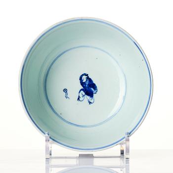 A blue and white 'boys' bowl, Qing dynasty, Kangxi (1662-1722).