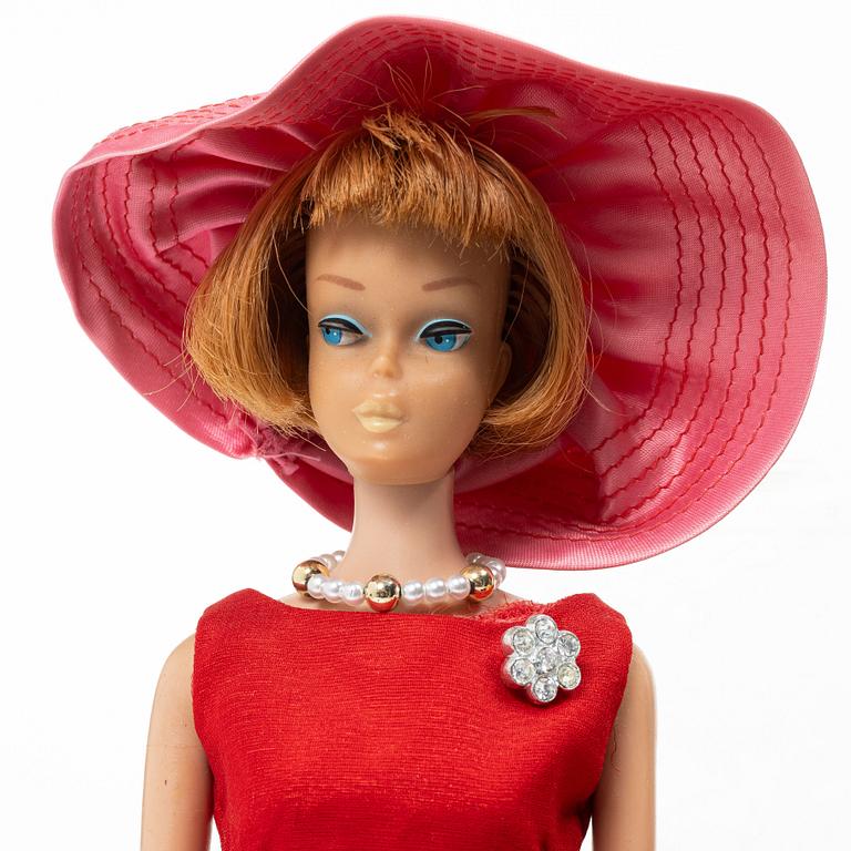 Barbiedockor, 3 st, samt kläder och accessoarer, Mattel, 1960-tal.
