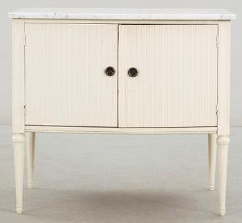 SKÄNK, gustaviansk stil, omkring sekelskiftet 1900.