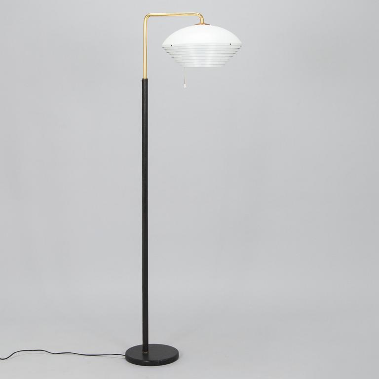 Alvar Aalto, golvlampa, A811, Valaistustyö.