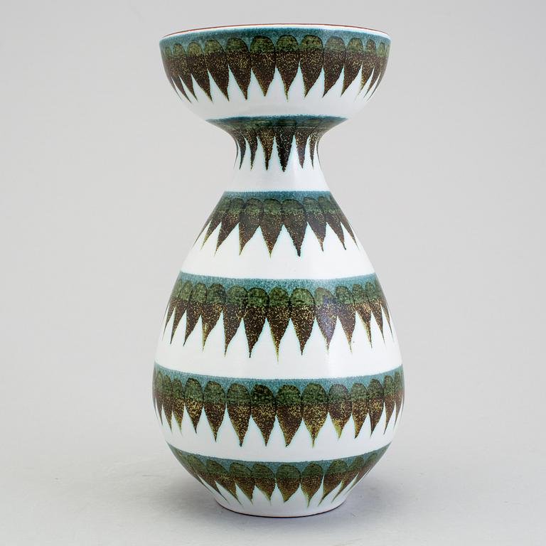 STIG LINDBERG, a faience vase with handle, Gustavsberg 1940/50s.