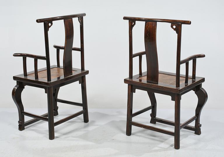 KARMSTOLAR, ett par, Kina, 1800/1900-tal.