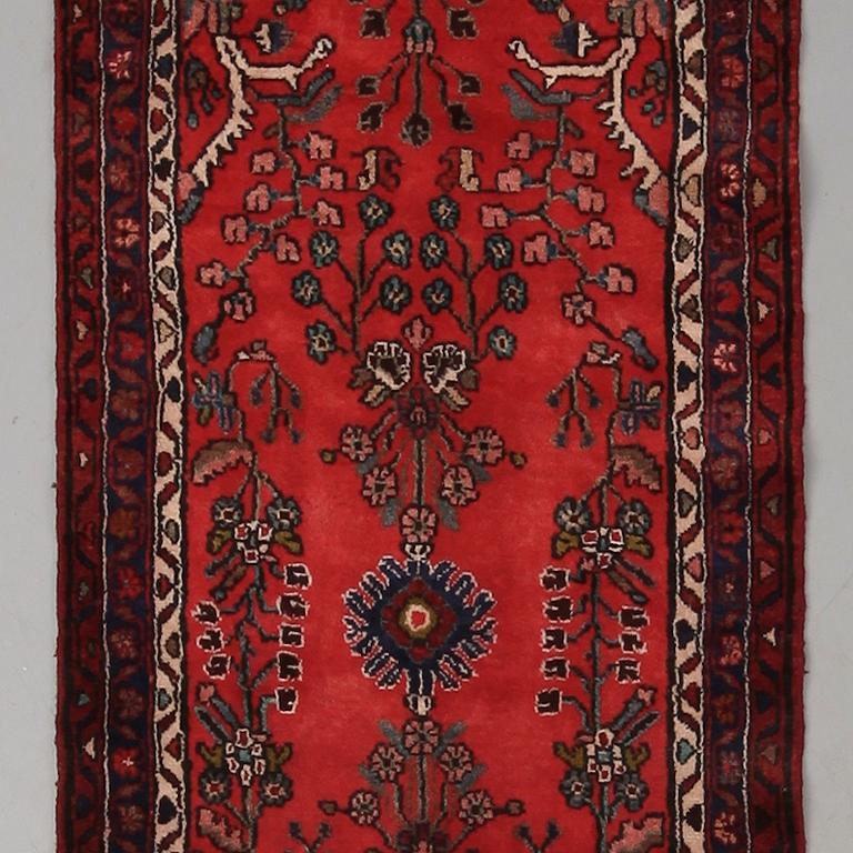 MATTA, Hamadan, ca 297 x 79 cm.
