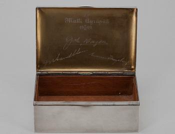 SKRIN, silver och trä, Helsingfors 1918. Vikt 327 g.