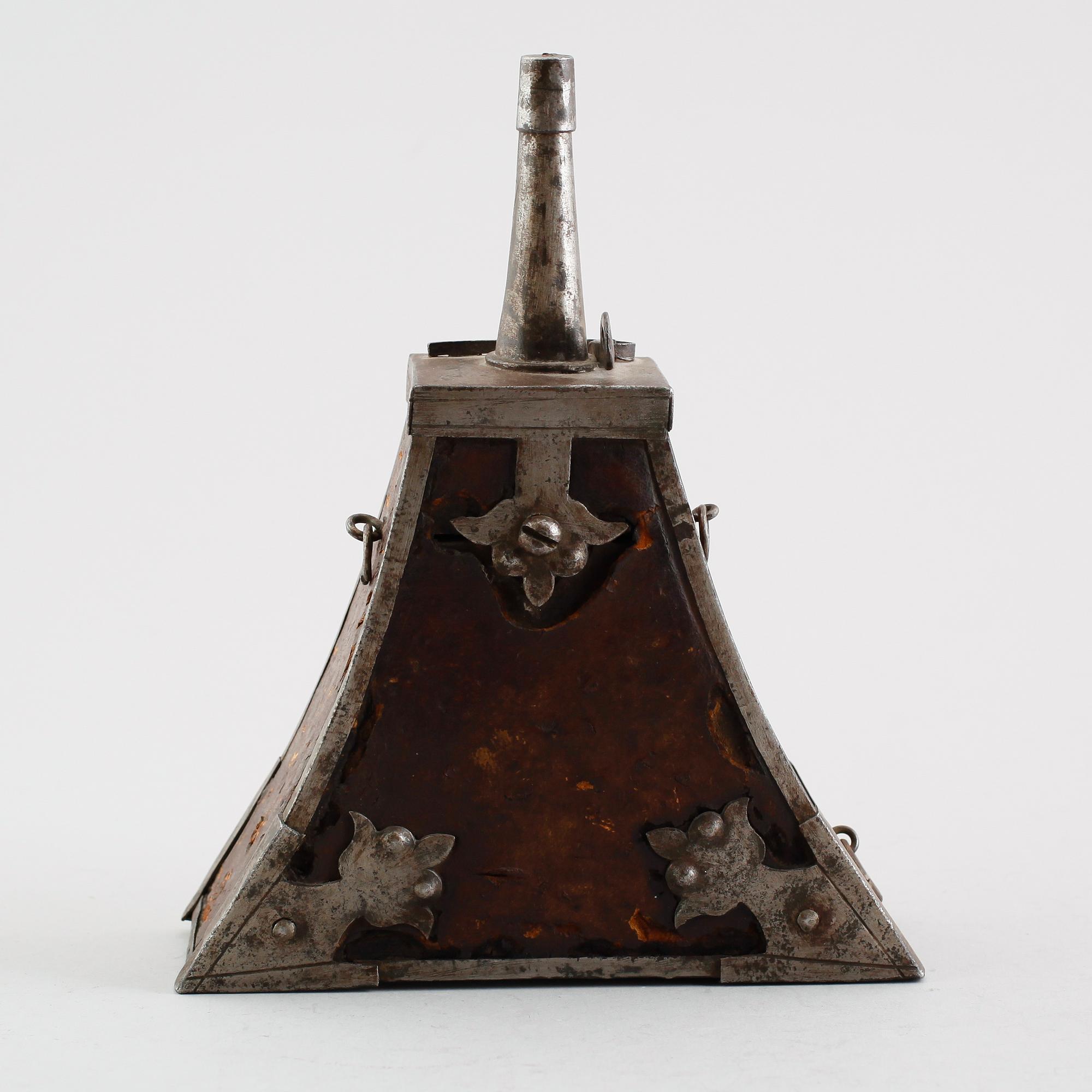 KRUTHORN, stål och läder, 1600-/1700-tal.