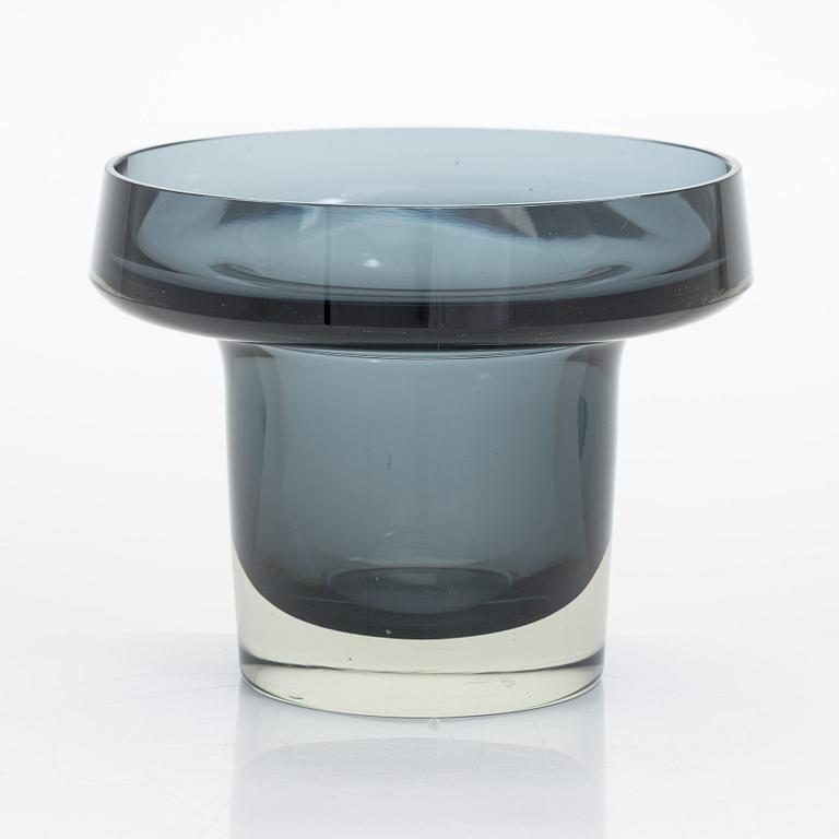 Kaj Franck, A glass vase, model KF 260. Signed K Franck Nuutajärvi Notsjö -60.