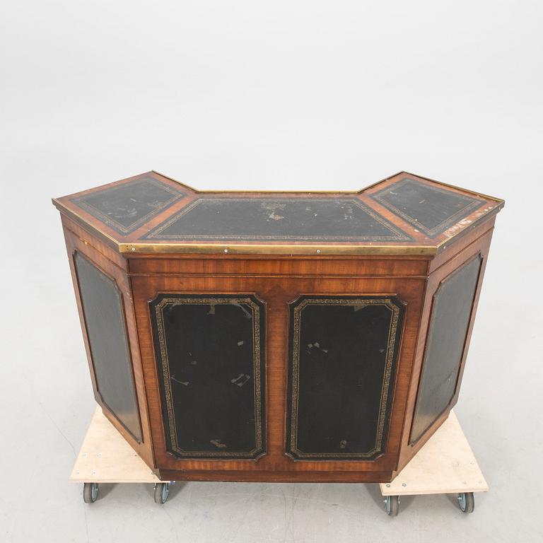 Bar counter, late 20th century, probably England.