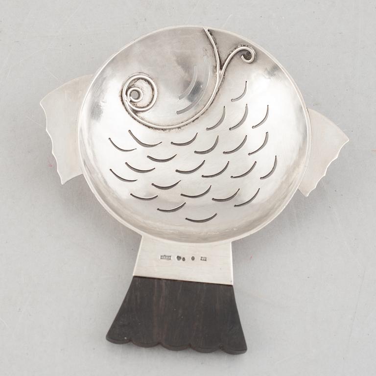 H Brogren, tea strainer, silver, Håbes Atelier, Gothenburg 1934.