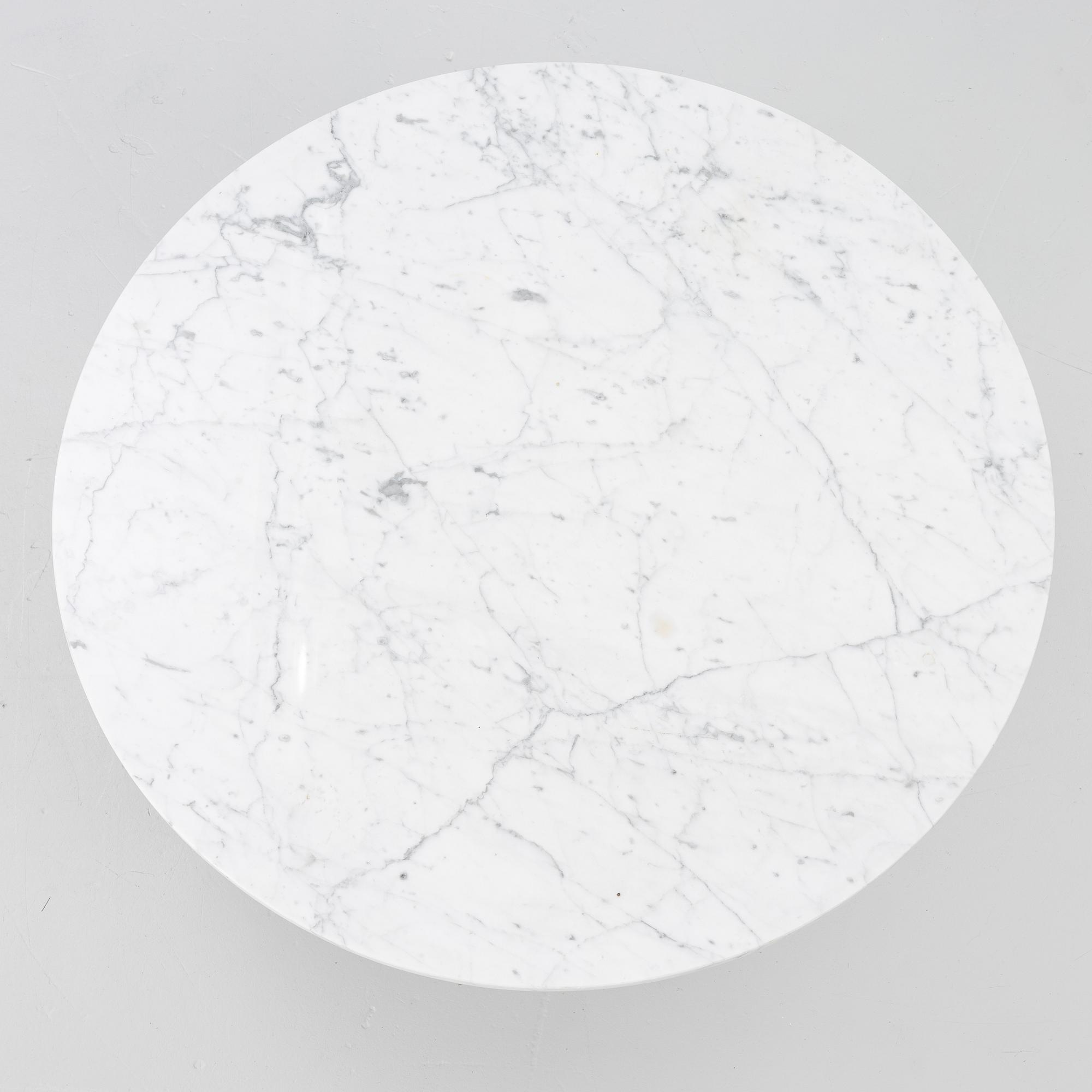 Dennis Marquart, a coffee table, OX Denmarq.