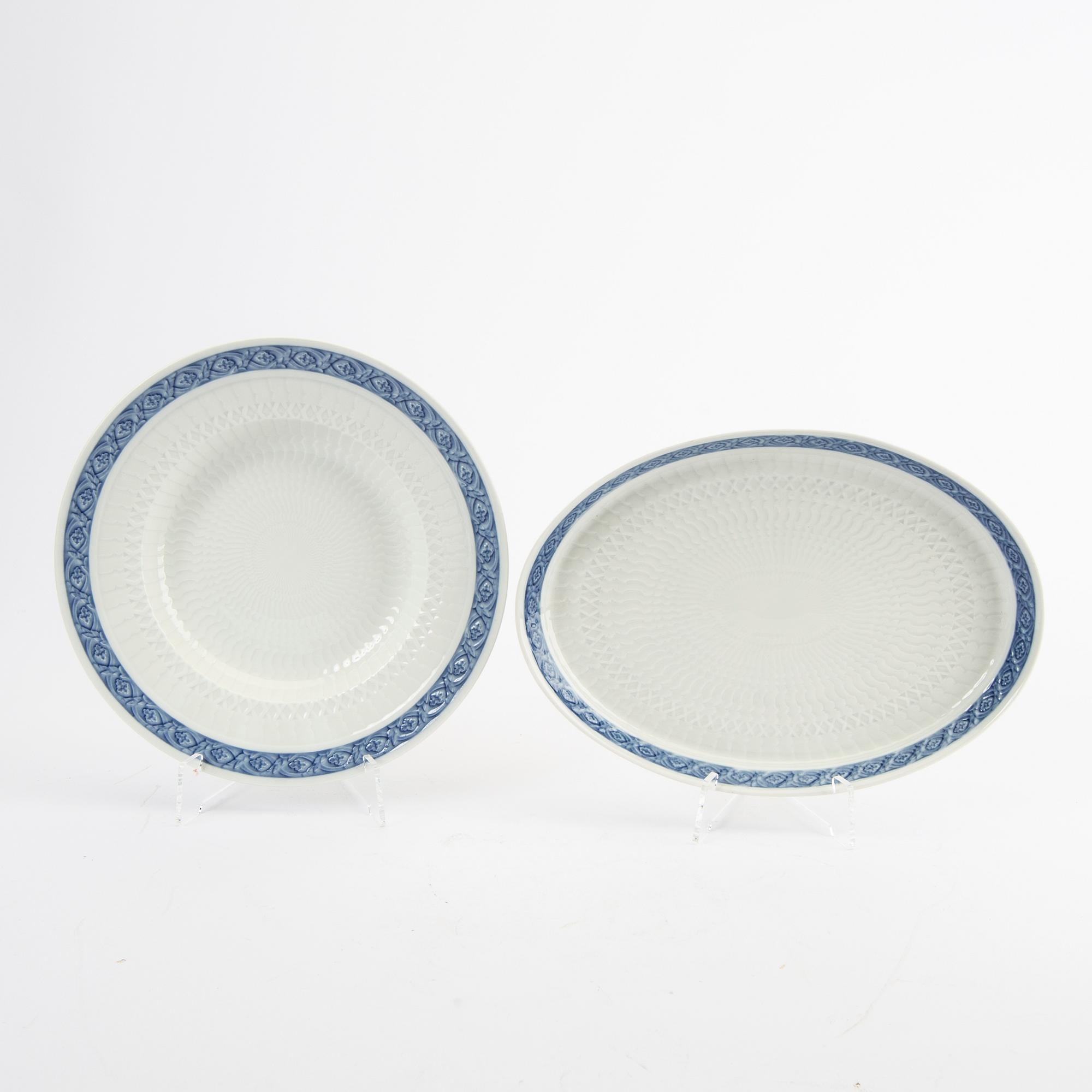 A 107 pcs "Blå vifte" dinner service Royal Copenhagen.