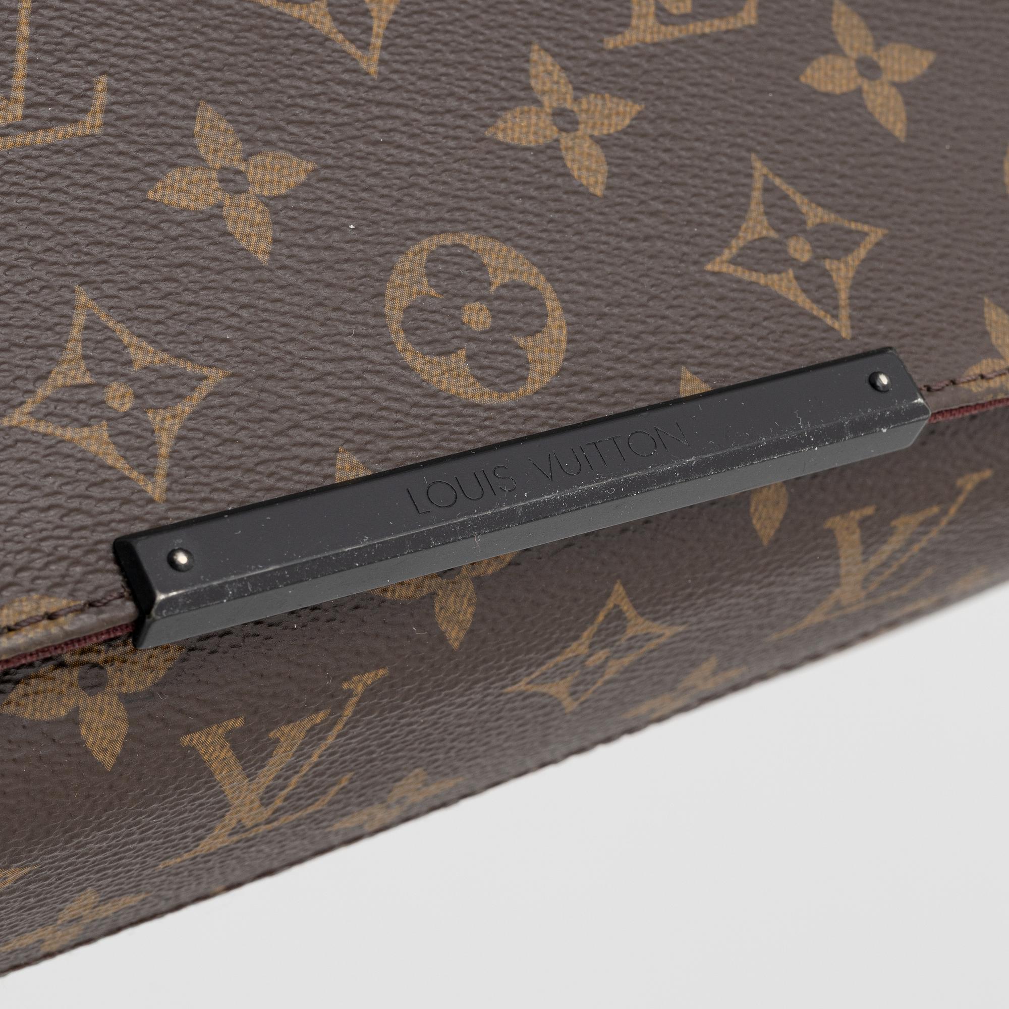Louis Vuitton, a monogram canvas 'Beaubourg' cross body bag, 2016.