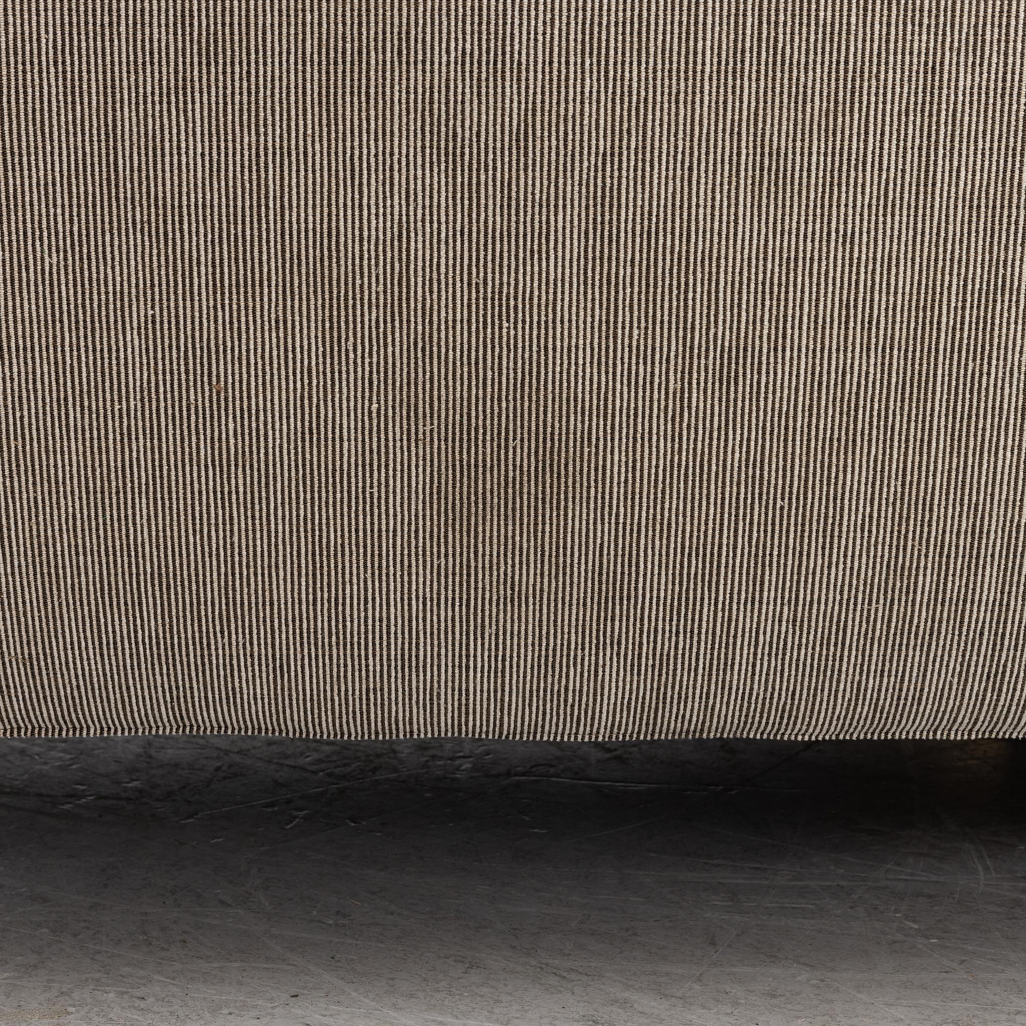 Jens Juul Eilersen, soffa och fotpall.