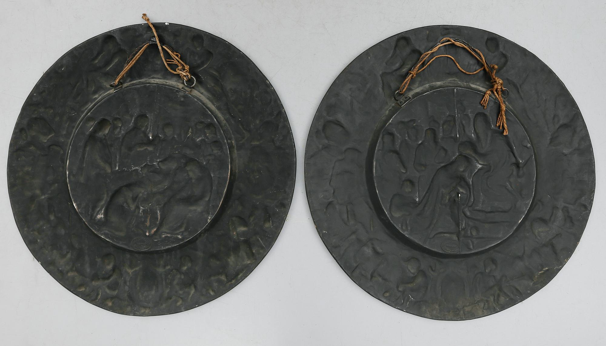VÄGGRELIEFER, 1 par, gjutjärn, Bolinder, Stockholm, 1800-talets andra hälft.
