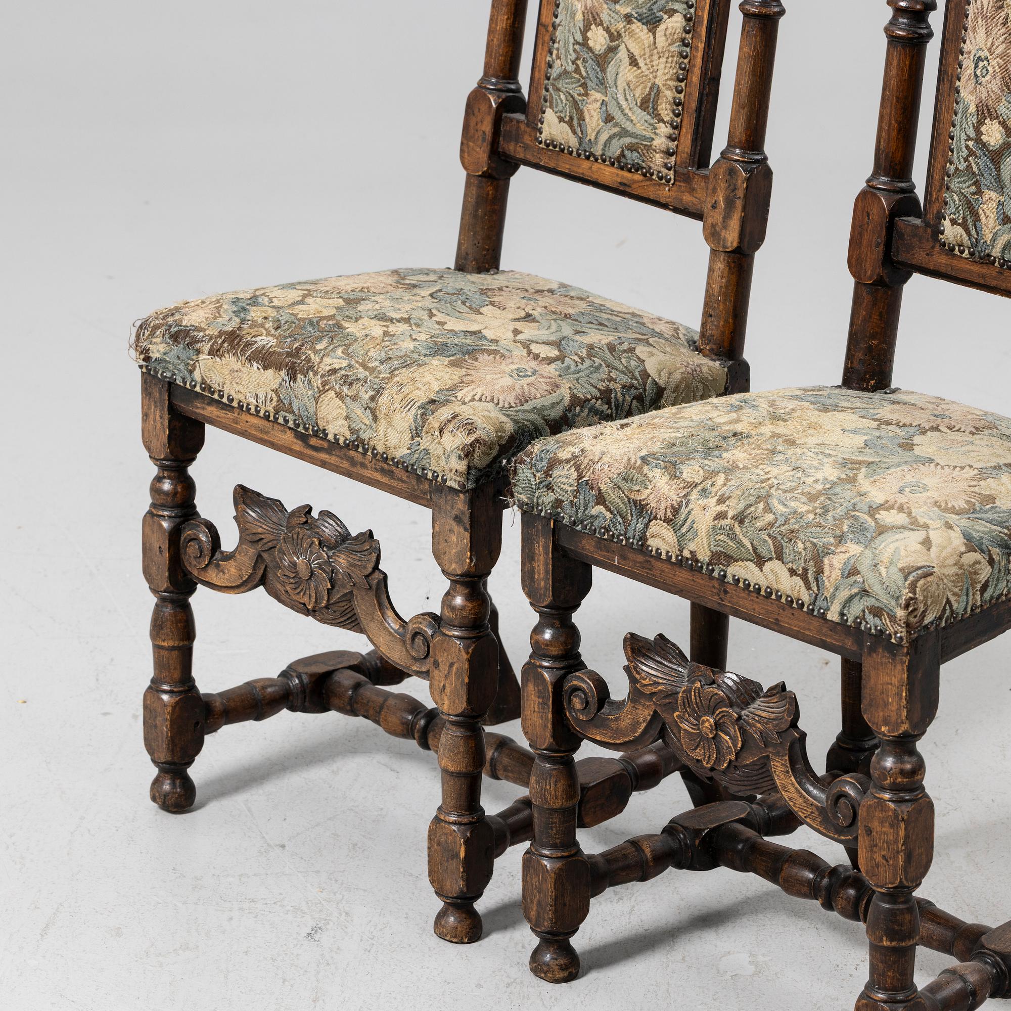 A pair of chairs, Baroque style, 18th/19th century.