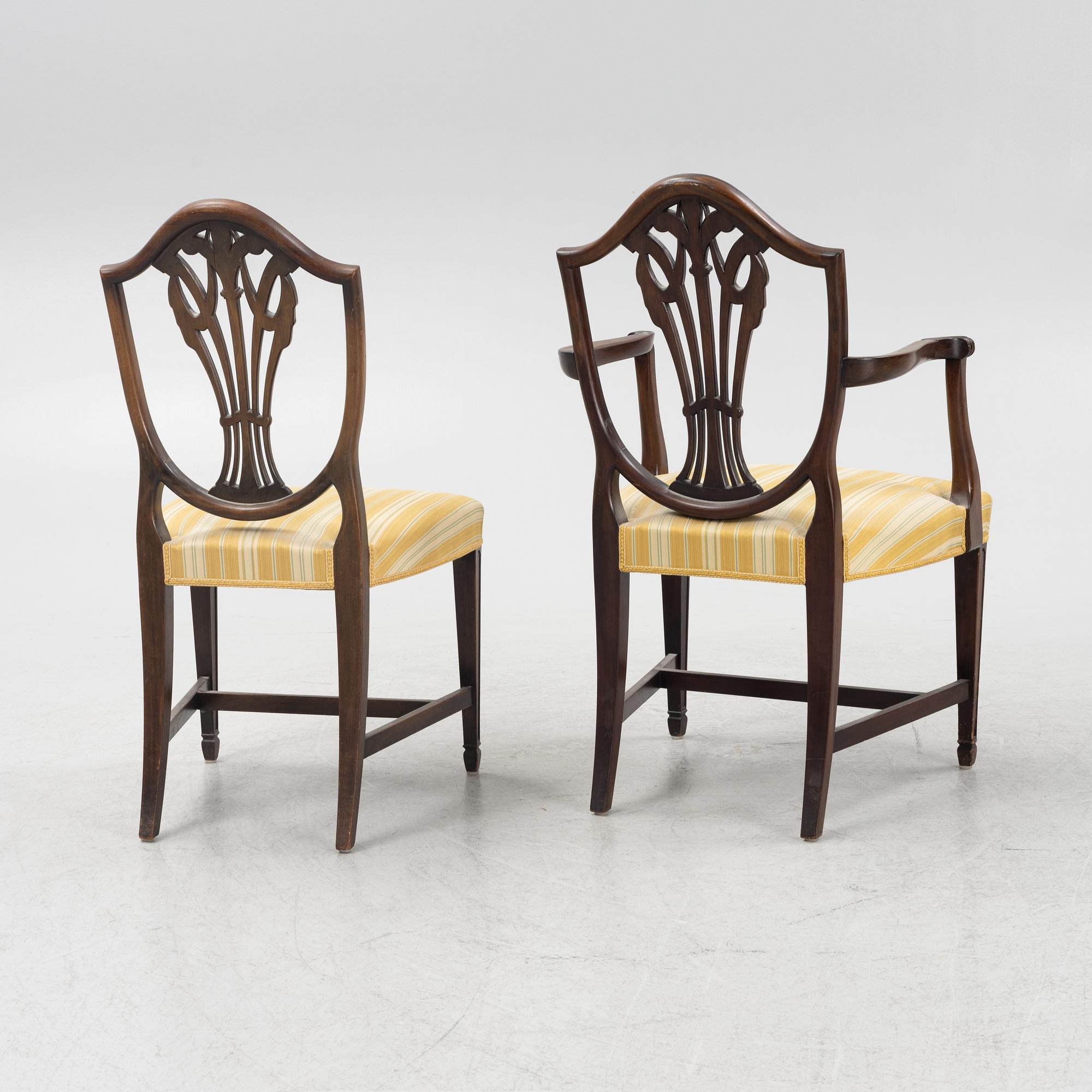 Stolar, 10 st samt karmstolar, 2 st, Hepplewhite-stil, England, 1900-talets början.