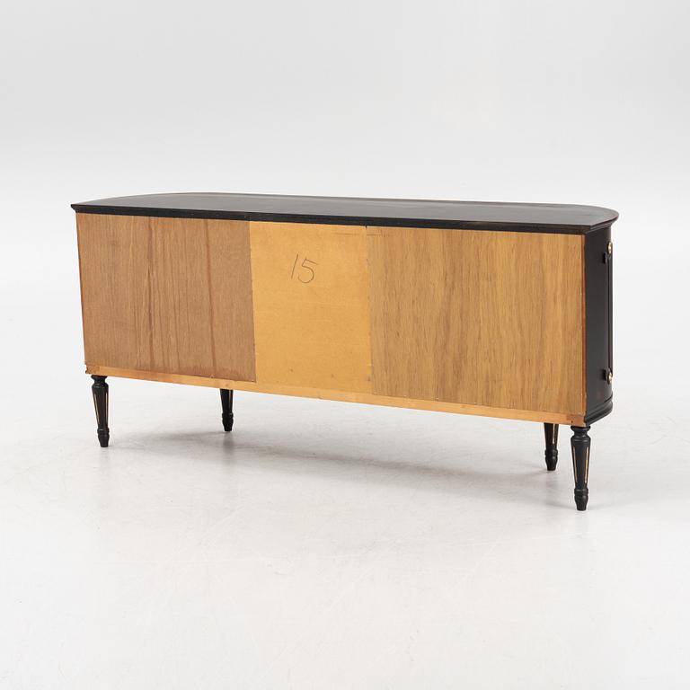 Sideboard, gustaviansk stil, 1900-talets andra hälft.