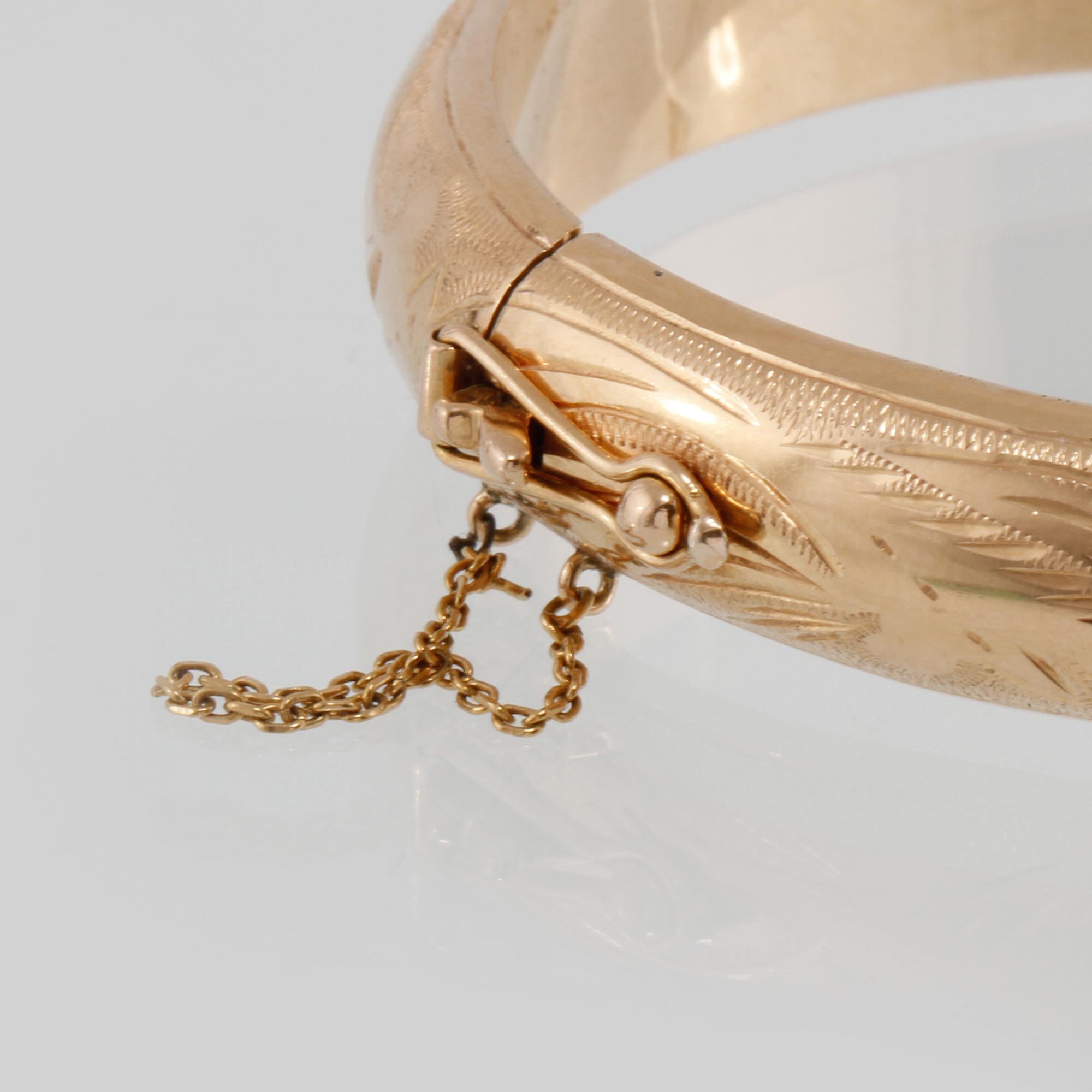 ARMRING, 18K guld, utländska stämplar. Vikt 28,5 gram.