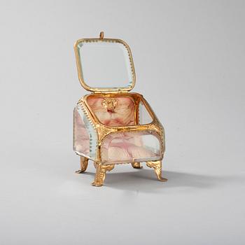 BORDSKLOCKSSTÄLLNINGAR, 3 st, 1900-talets början.