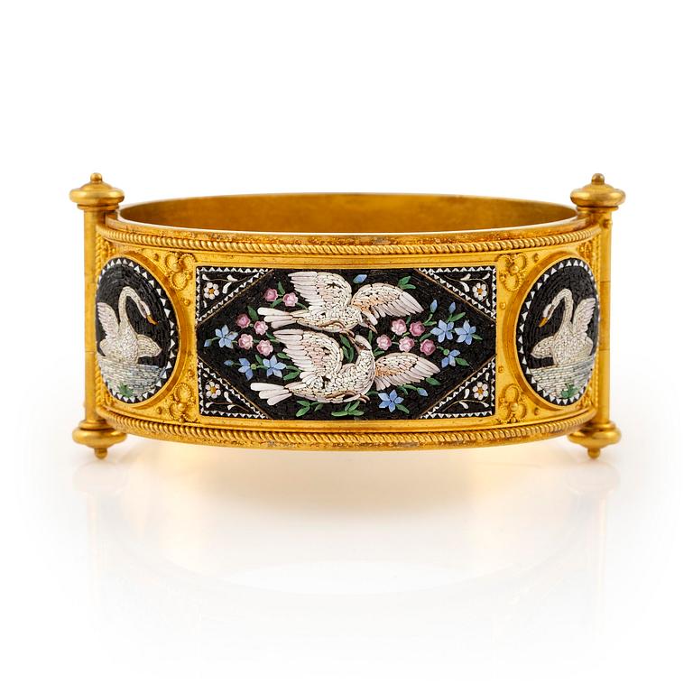 A bangle, gold with micromosaic, Cesare Roccheggiani, Rome, late 19th century.