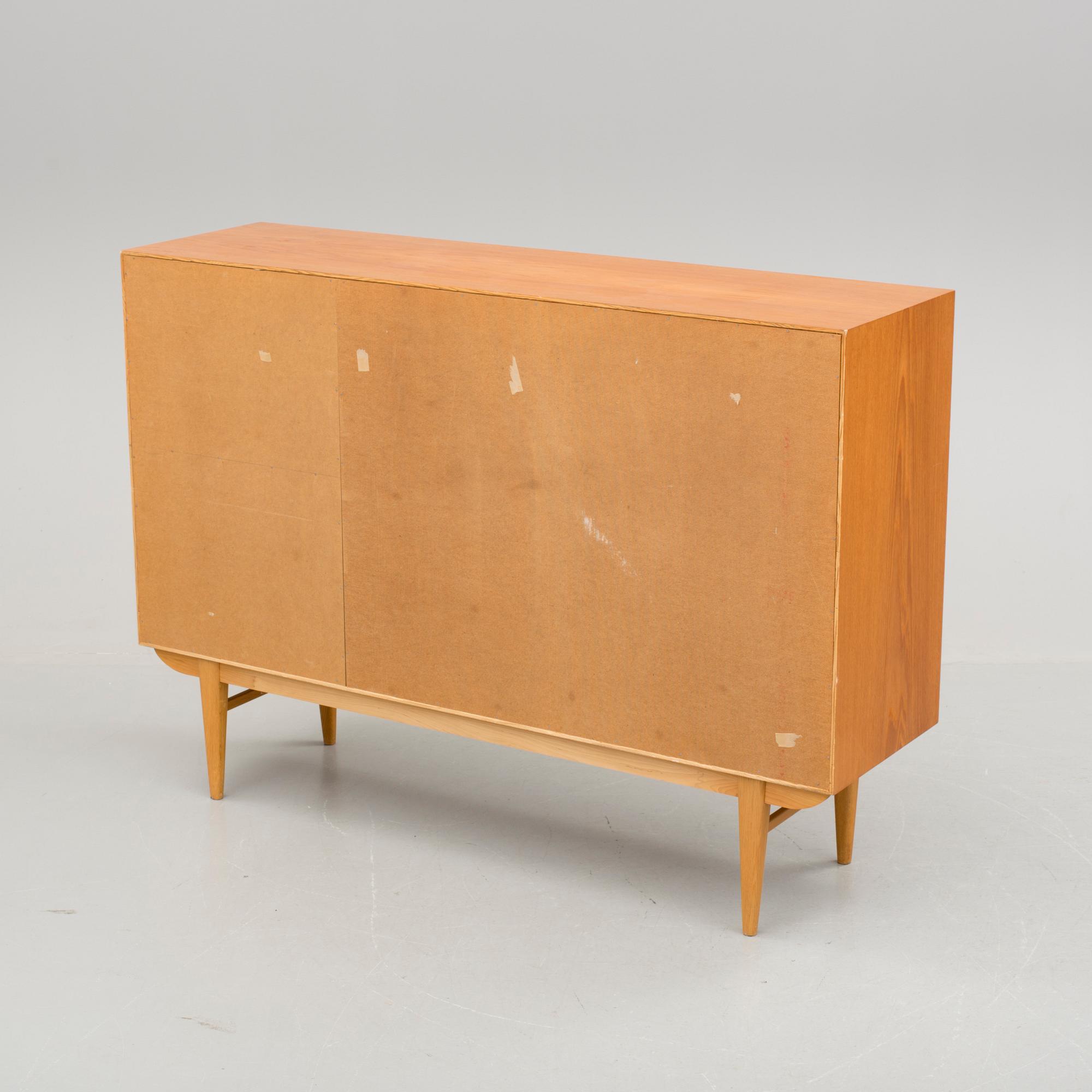 SIDEBOARD, 1900-talets mitt.