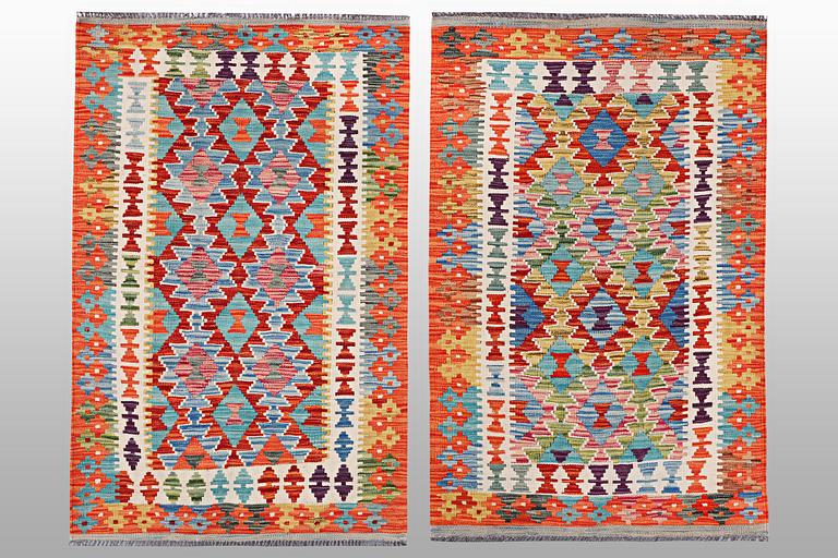 Two kilim rugs, ca 124 x 82 and 126 x 82 cm.