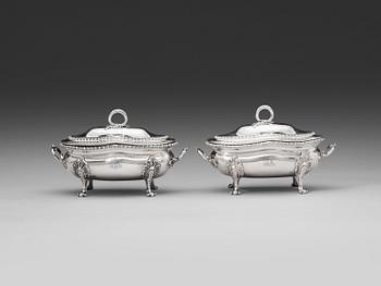 A pair of English 18th century silver sauce-tureens, marks of Sebastian & James Crespell, London 1772.