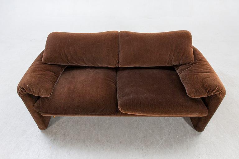 Vico Magistretti, sofa "Maralunga" for Cassina later part of the 20th century.