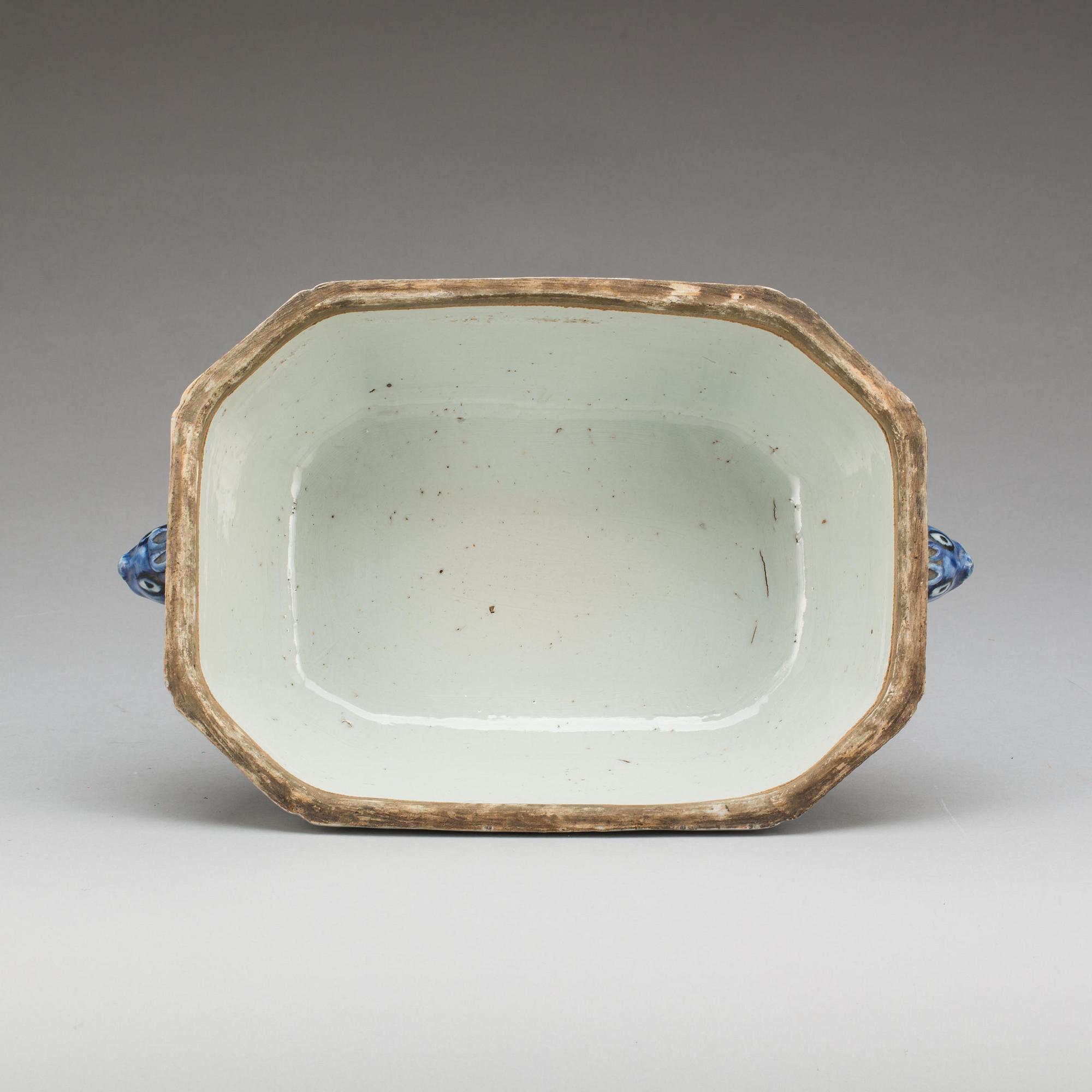 TERRIN, porslin, Kina, Qianlong 1736-1795.