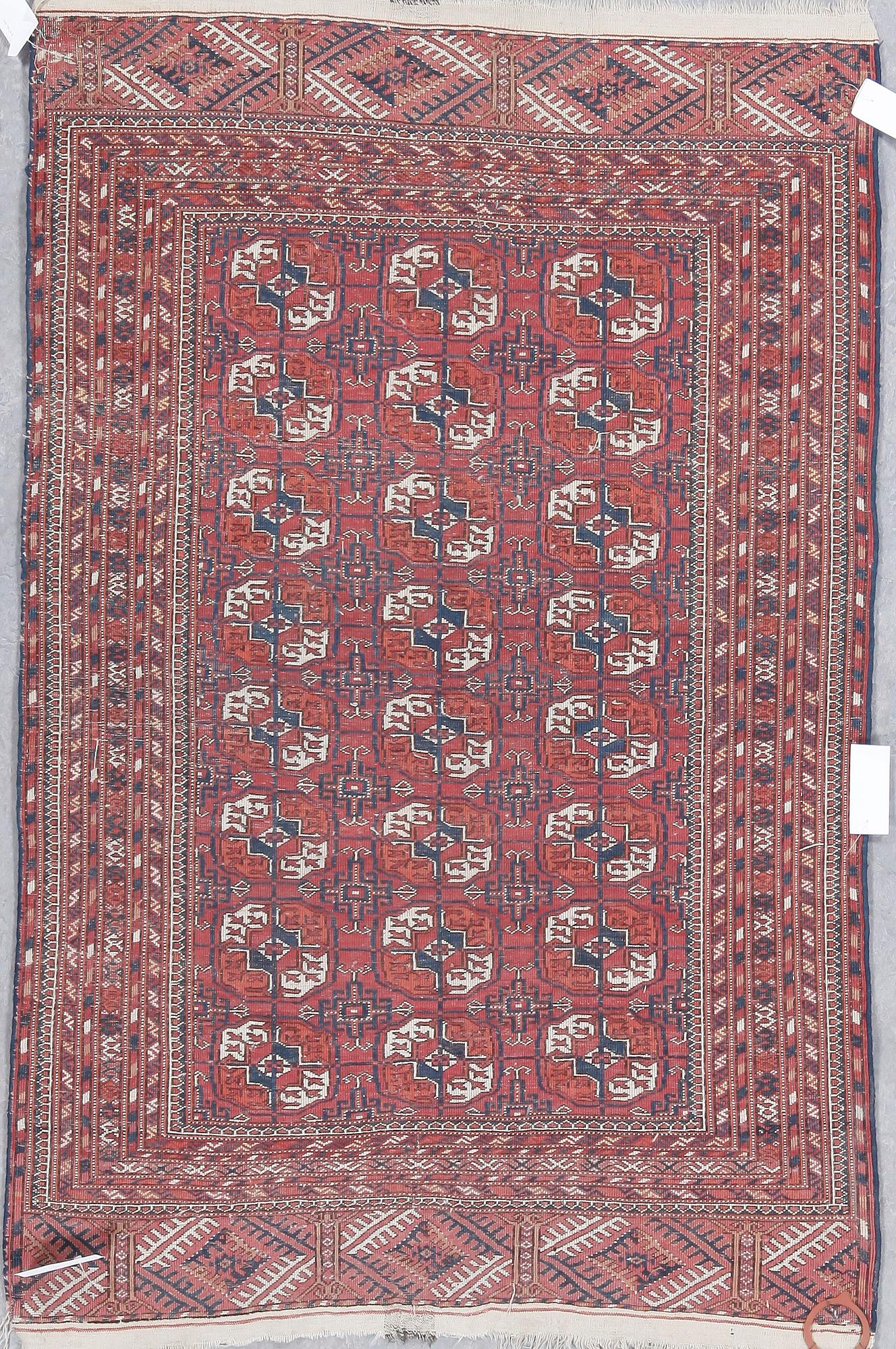 MATTA, semiantik Tekke. Ca 148,5 x 98 cm.