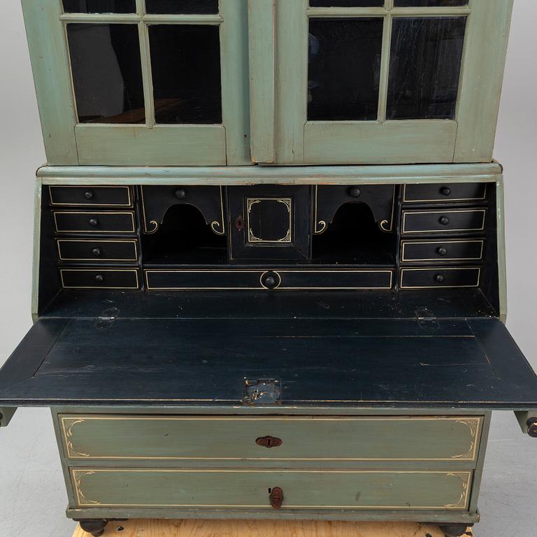 CUPBOARD, first half of the 19th century.