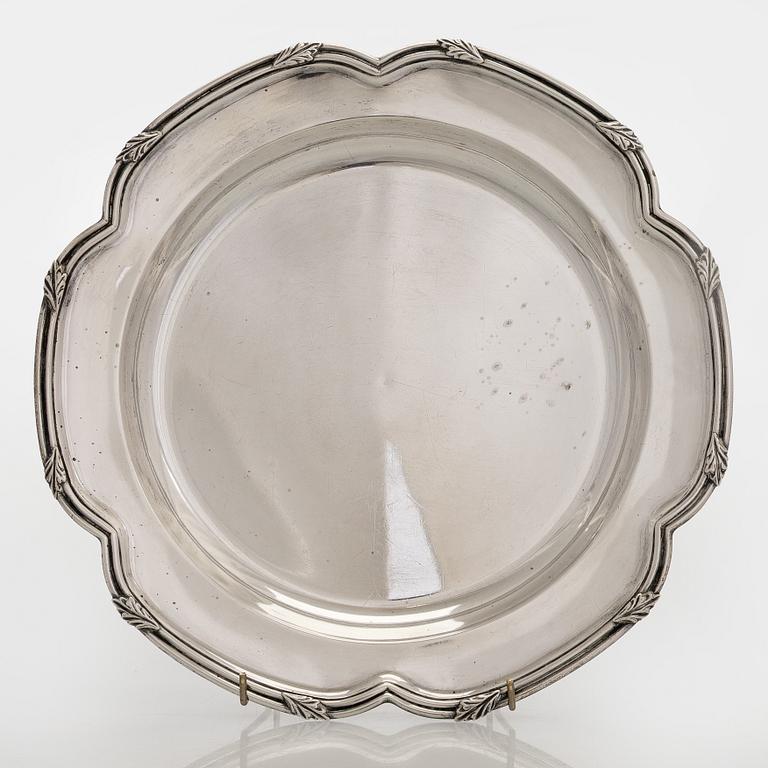 A silver dish, maker's mark of Gustaf Abraham Bernström,  St. Petersburg 1834.