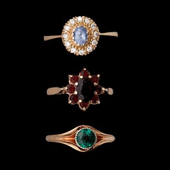 RINGAR, 2+1st, 14k resp 18k guld med bla  små briljantslipade diamanter. Tot vikt 4,7 resp 2,6g.