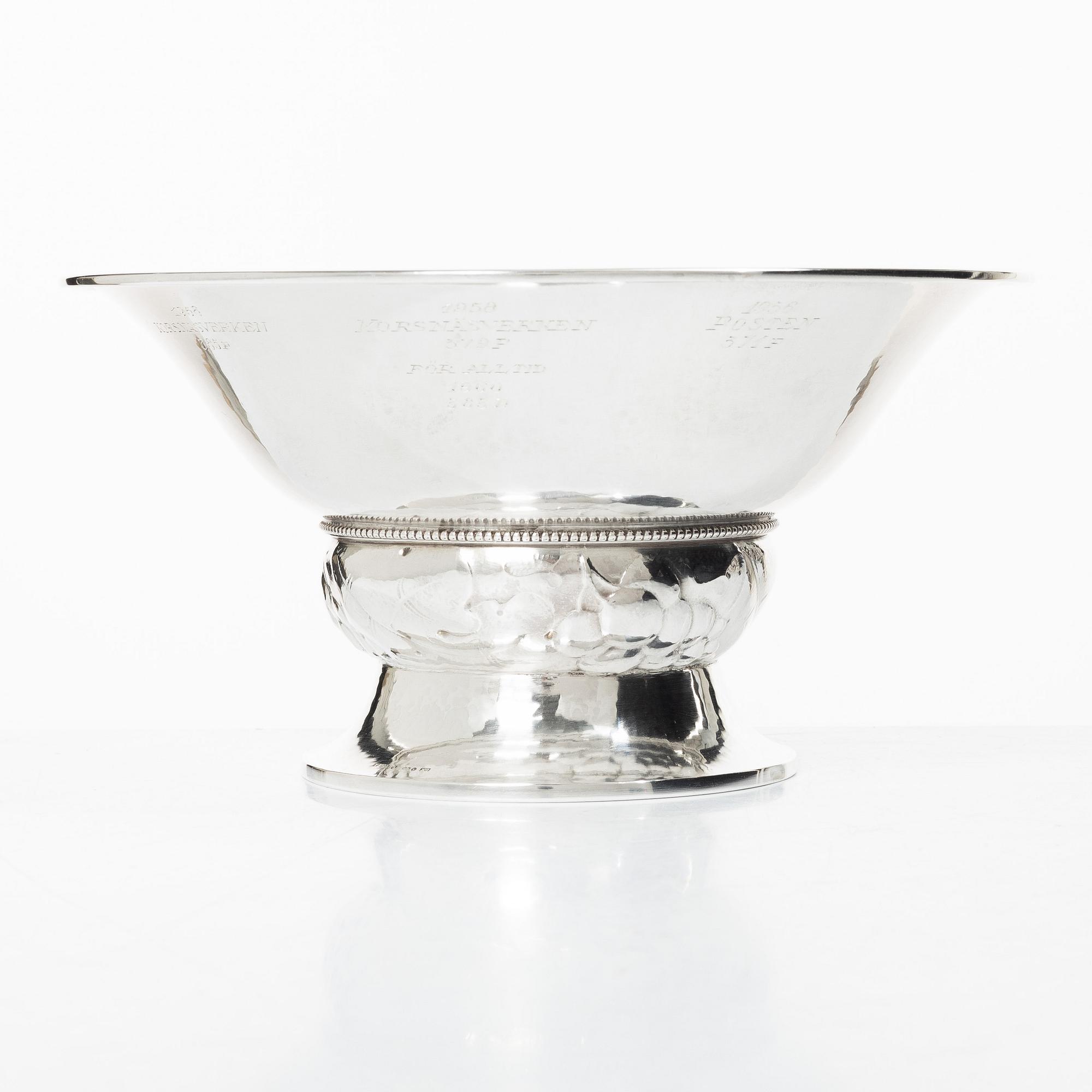 A Swedish silver bowl, mark of Edlunds Silverfabrik, Stockholm 1924.