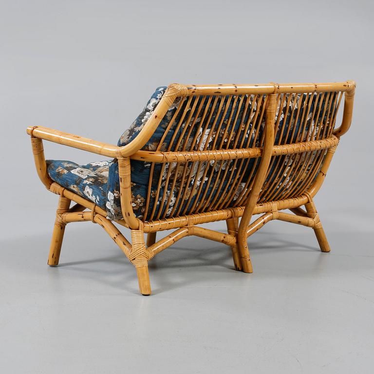 KORGMÖBEL, 4 delar, 1900-talets andra hälft.