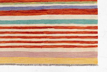 A Kelim rug, c. 200 x 195 cm.