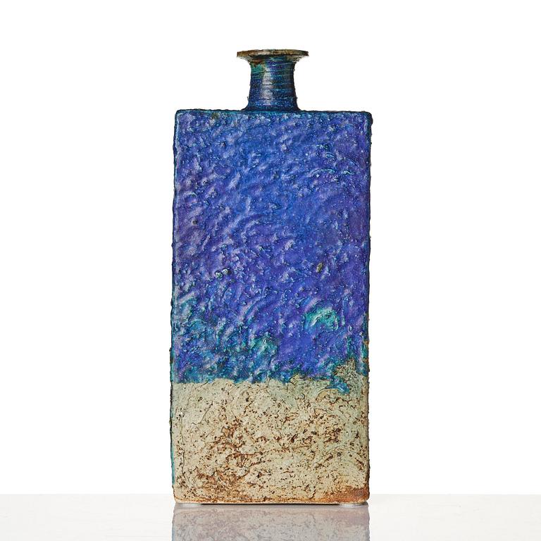 Annikki Hovisaari, a chamotte stoneware bottle, Arabia, Finland.