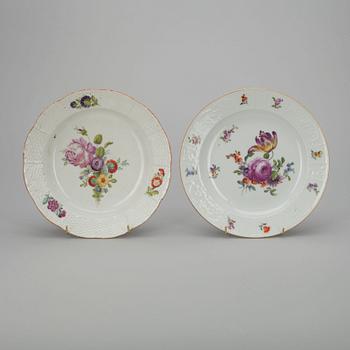 FAT, 2 st, Ryssland och Frankrike, Kejserliga porslinsfabriken 1762-96 och Ludwigsburg 1758-93.