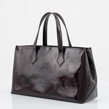 Louis Vuitton, a vernis patent leather 'Wilshire' bag.