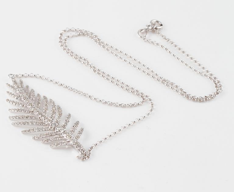 COLLIER, 18K vitguld med briljantslipade diamanter ca 0.80 ct. Vikt 5,2 gram.