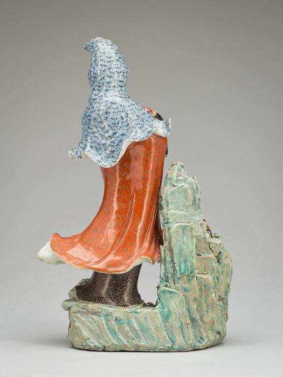 FIGURIN, porslin. Sen Qing.