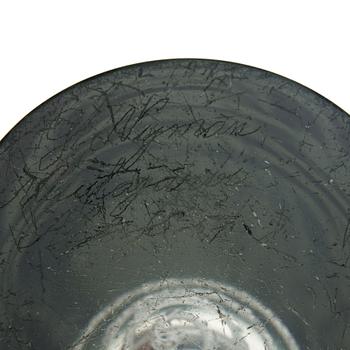 GUNNEL NYMAN, VASE. Serpentine. Signed G. Nyman, Nuutajärvi Notsjö -57.