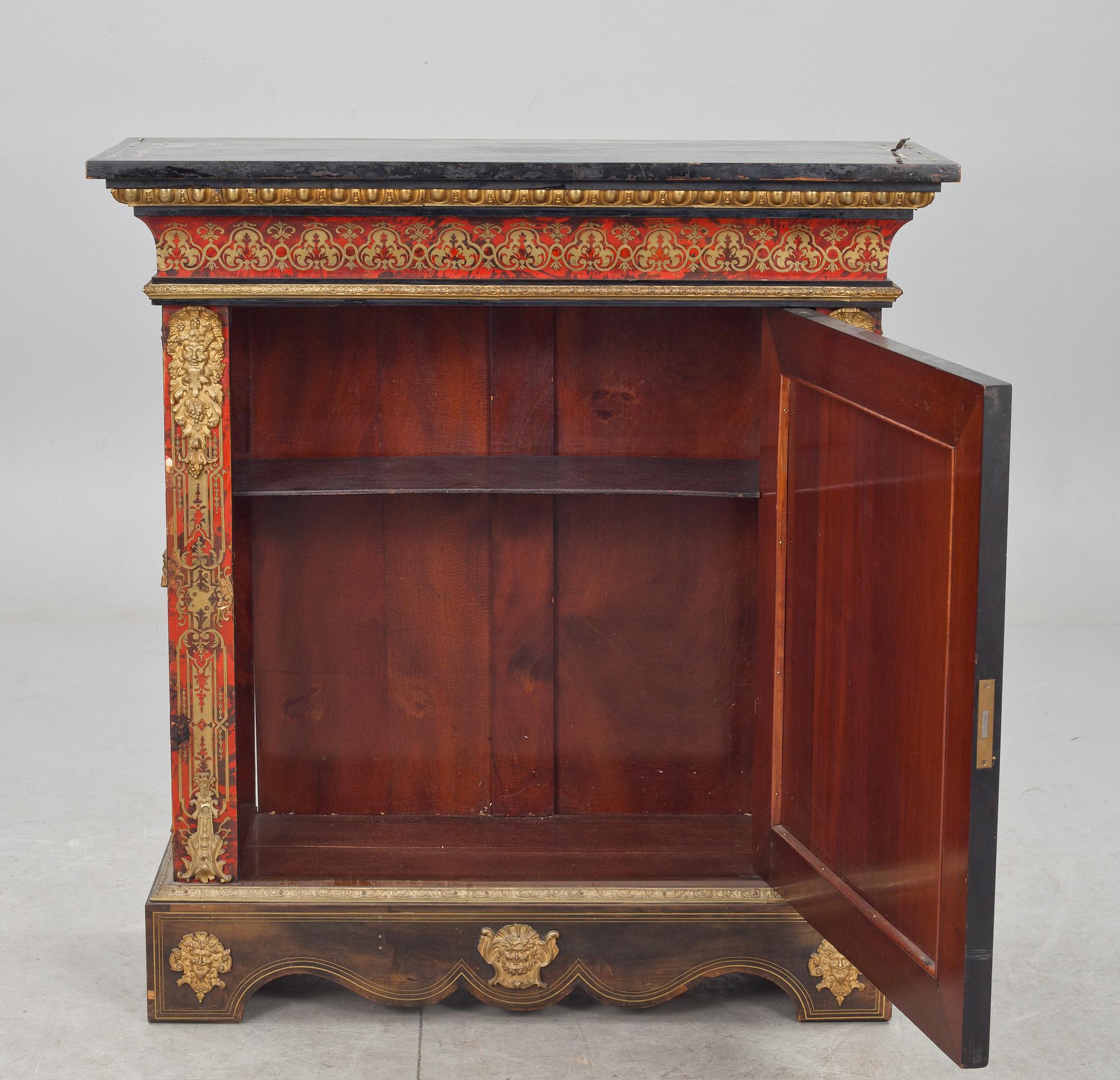 KONSOLSKÅP, boullearbete. Napoleon III, Frankrike 1800-tal.